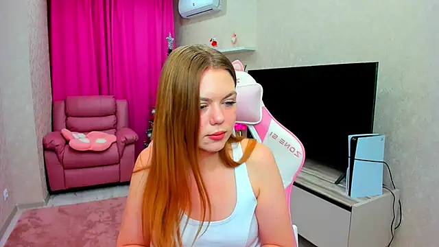 Strawberrye online show from January 6, 2026, 3:32 am