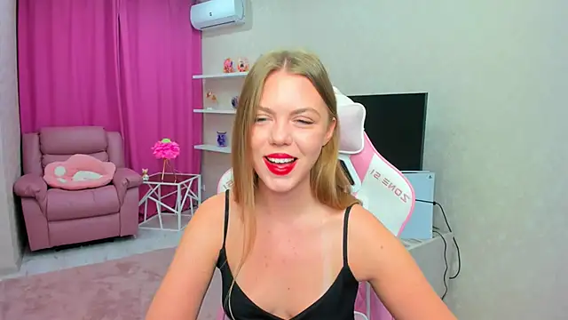 Strawberrye online show from February 16, 2026, 3:24 am