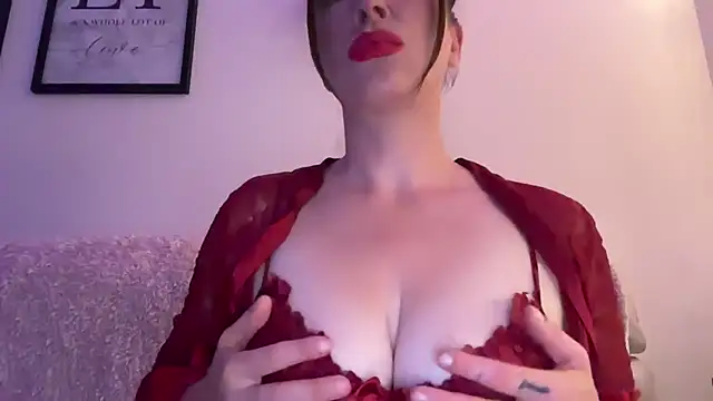 EmilyBlue online show from July 15, 2026, 9:53 pm