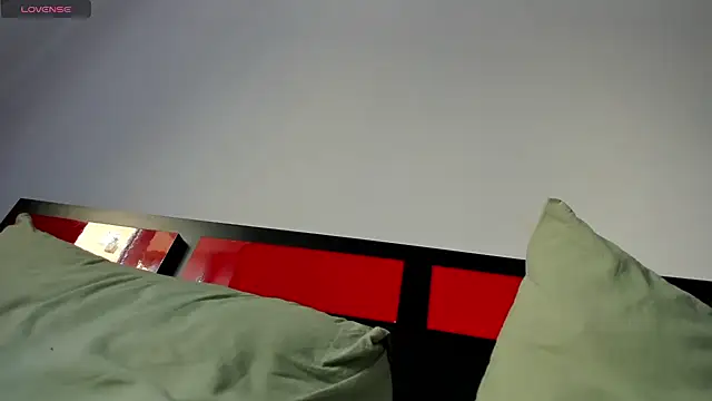 suuzykiss online show from October 1, 2025, 6:08 am