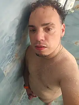 latinoflpr online show from September 19, 2025, 12:56 am