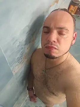 latinoflpr online show from October 15, 2025, 1:50 am