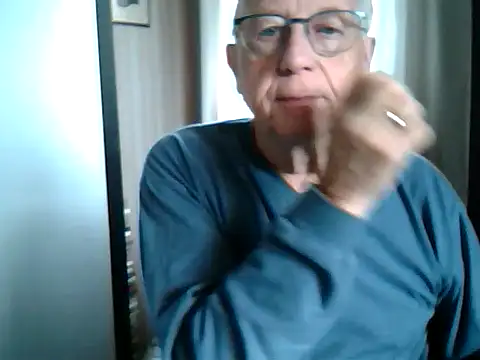 johnjohn622662 online show from October 2, 2025, 7:48 am