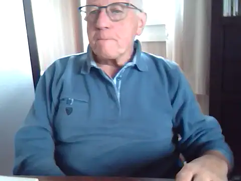 johnjohn622662 online show from October 6, 2025, 9:40 am