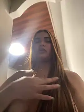 Snapshot of Bombshell_Ashy chatting on February 6, 2025, 6:18 am Bombshell Ashy online show from February 6, 2025, 6:18 am