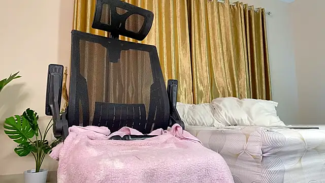 KatnessHot online show from January 4, 2025, 1:31 pm