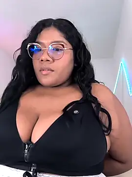 paola091 online show from April 17, 2026, 8:01 pm