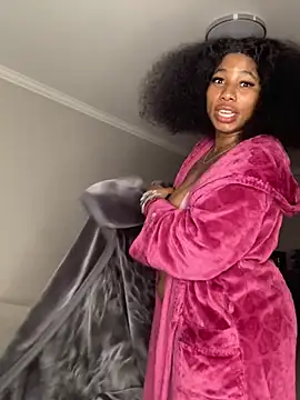 CurvyDesire1 online show from April 16, 2026, 9:39 pm