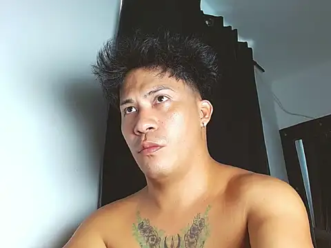 Snapshot of boyhot23x chatting on March 14, 2026, 10:04 pm boyhot23x online show from March 14, 2026, 10:04 pm