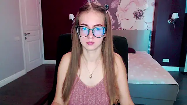 AliceAdams online show from March 20, 2025, 7:14 am