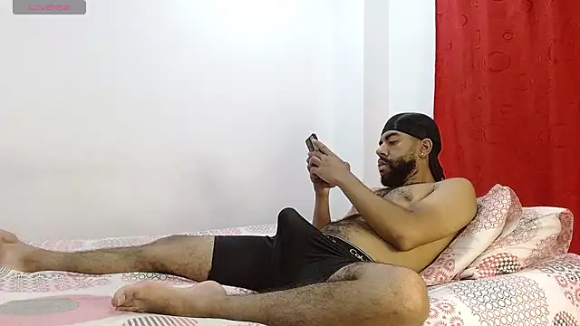 Snapshot of Aroon_Stonne chatting on February 8, 2025, 1:22 am Aroon Stonne online show from February 8, 2025, 1:22 am