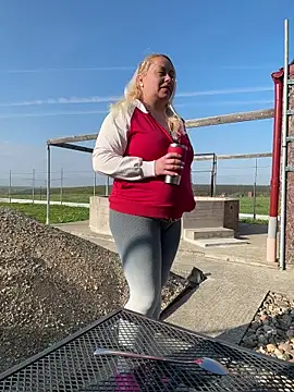 SabinaSweety online show from April 16, 2026, 6:03 am