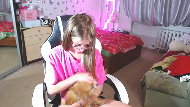 Snapshot of Kira_honeyy chatting on March 2, 2025, 11:29 am Kira honeyy online show from March 2, 2025, 11:29 am