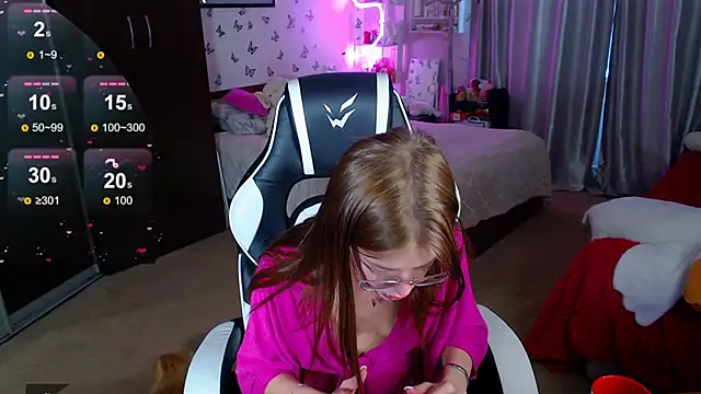 Snapshot of Kira_honeyy chatting on April 5, 2026, 11:07 am Kira honeyy online show from April 5, 2026, 11:07 am