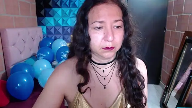 Snapshot of katifoxx chatting on December 23, 2024, 7:41 pm katifoxx online show from December 23, 2024, 7:41 pm