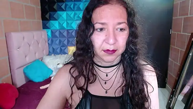Snapshot of katifoxx chatting on December 27, 2024, 7:35 pm katifoxx online show from December 27, 2024, 7:35 pm