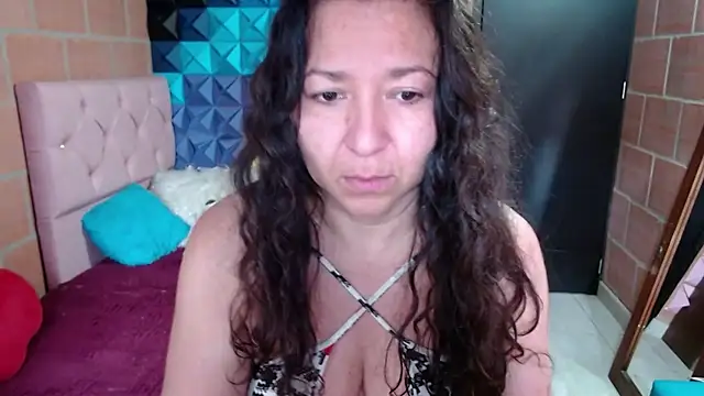 Snapshot of katifoxx chatting on January 6, 2025, 3:08 pm katifoxx online show from January 6, 2025, 3:08 pm