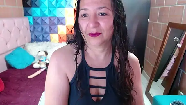 Snapshot of katifoxx chatting on January 22, 2025, 8:28 pm katifoxx online show from January 22, 2025, 8:28 pm