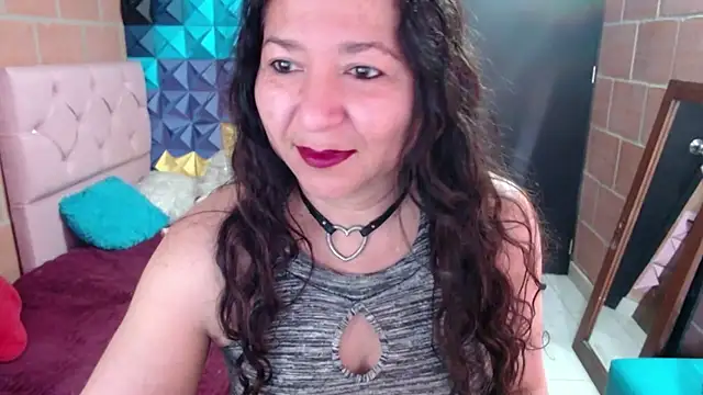 Snapshot of katifoxx chatting on January 30, 2025, 3:40 pm katifoxx online show from January 30, 2025, 3:40 pm
