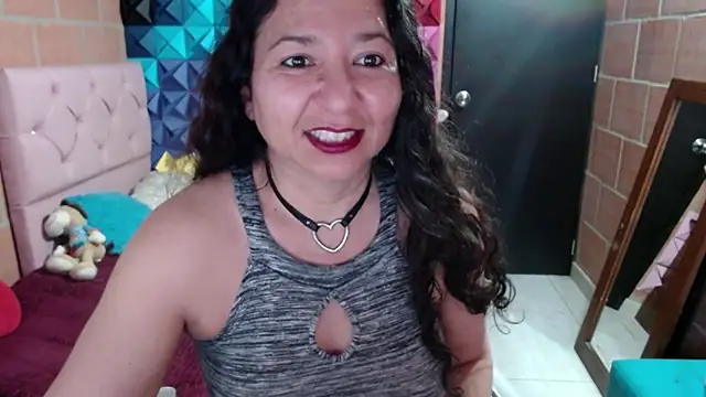 Snapshot of katifoxx chatting on January 30, 2025, 6:43 pm katifoxx online show from January 30, 2025, 6:43 pm