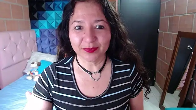 Snapshot of katifoxx chatting on February 25, 2025, 6:20 pm katifoxx online show from February 25, 2025, 6:20 pm