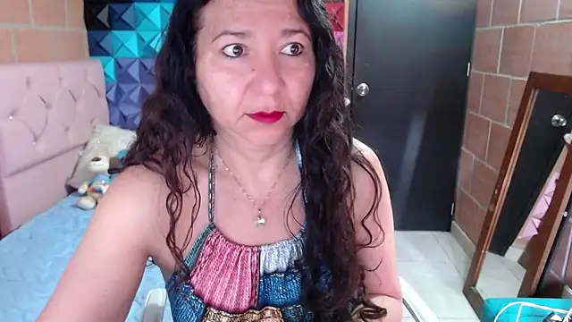 Snapshot of katifoxx chatting on February 28, 2025, 12:52 pm katifoxx online show from February 28, 2025, 12:52 pm