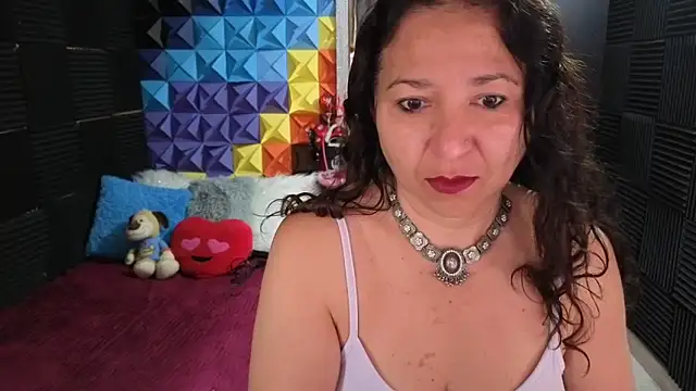 Snapshot of katifoxx chatting on October 6, 2025, 2:58 pm katifoxx online show from October 6, 2025, 2:58 pm