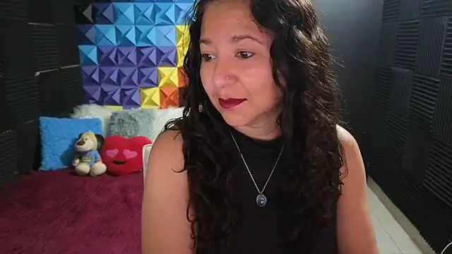 Snapshot of katifoxx chatting on October 7, 2025, 3:31 pm katifoxx online show from October 7, 2025, 3:31 pm
