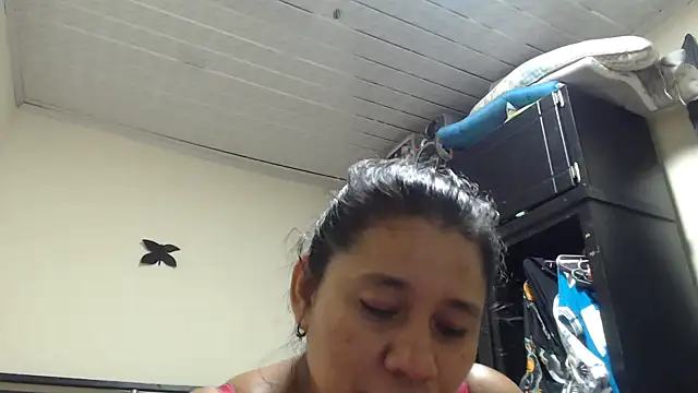 adrixxx38 online show from June 3, 2026, 3:20 am