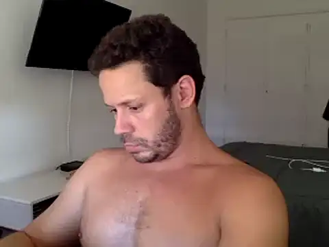 Snapshot of FelipeRiver chatting on February 11, 2025, 2:35 pm FelipeRiver online show from February 11, 2025, 2:35 pm