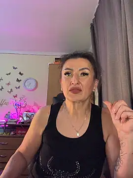 Hotangel75 online show from June 18, 2026, 5:39 pm