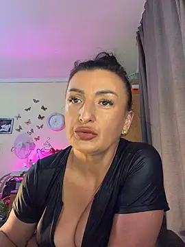 Hotangel75 online show from July 17, 2026, 5:58 am