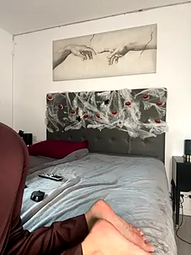 Clara-xoxo online show from October 31, 2025, 2:51 pm