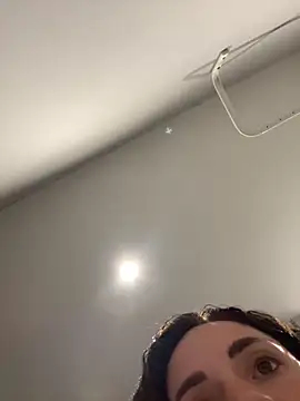 Clara-xoxo online show from November 18, 2025, 2:21 pm