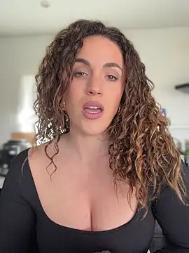 Clara-xoxo online show from March 12, 2026, 9:04 am