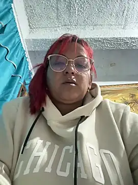 salomecastro  online show from February 12, 2025, 12:12 pm