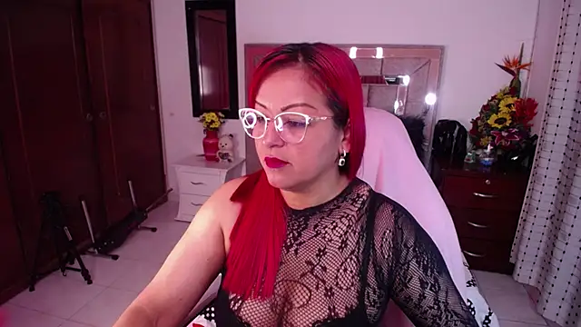 salomecastro  online show from February 18, 2025, 3:10 am