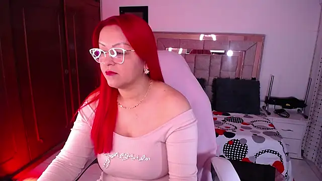 salomecastro  online show from November 5, 2025, 2:55 am