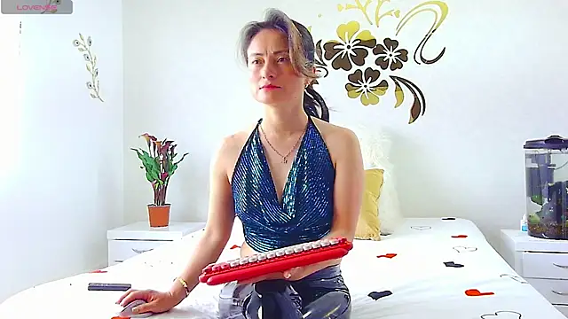 MarcelaFlores online show from July 14, 2026, 2:56 pm