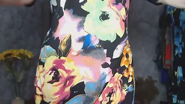 Aziza1 online show from April 10, 2026, 1:49 pm