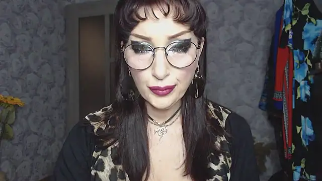 Snapshot of Aziza1 chatting on April 26, 2026, 12:36 pm Aziza1 online show from April 26, 2026, 12:36 pm