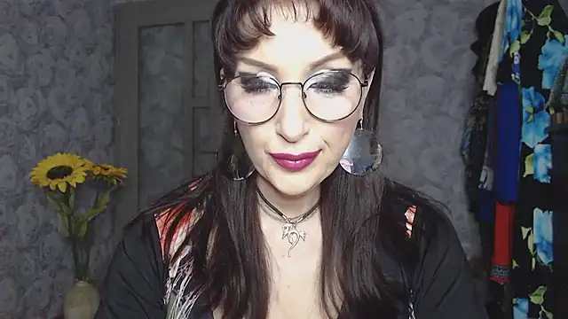 Snapshot of Aziza1 chatting on May 10, 2026, 1:49 pm Aziza1 online show from May 10, 2026, 1:49 pm