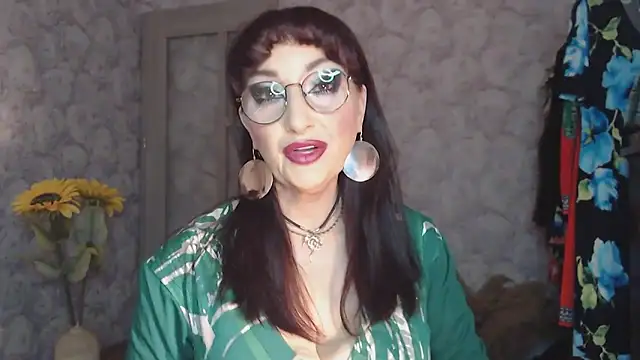 Snapshot of Aziza1 chatting on June 1, 2026, 2:19 pm Aziza1 online show from June 1, 2026, 2:19 pm