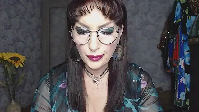Snapshot of Aziza1 chatting on July 7, 2026, 2:10 pm Aziza1 online show from July 7, 2026, 2:10 pm