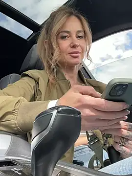 Etwas neugierig online show from April 19, 2026, 12:37 pm