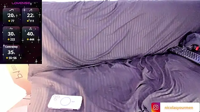 nicolasx1000 online show from March 20, 2025, 8:31 am