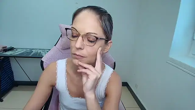 alixfeeling online show from October 7, 2025, 2:36 pm