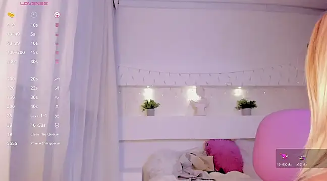 Snapshot of AshleyRoys chatting on January 5, 2025, 6:56 pm AshleyRoys online show from January 5, 2025, 6:56 pm