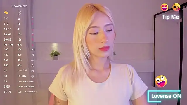 Snapshot of AshleyRoys chatting on January 24, 2025, 3:13 pm AshleyRoys online show from January 24, 2025, 3:13 pm