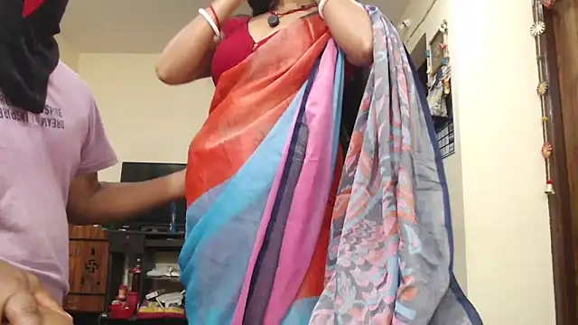 Elina Raj online show from February 26, 2025, 5:50 pm